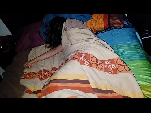 ❤️ Stepson ag bualadh lena leasmháthair óg agus í ina codladh. ️❌ Porn bhaile ag ga.hentai-for.ru ❌❤